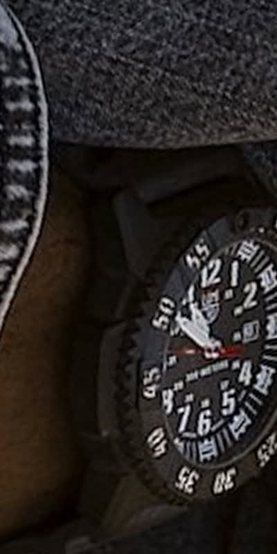 Corey Hawkins as Seven with the Luminox Master Carbon Seal Watch 3801 in 6 Underground (2019)