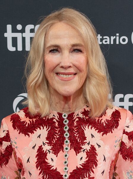 File:Catherine O'Hara portrait.jpg