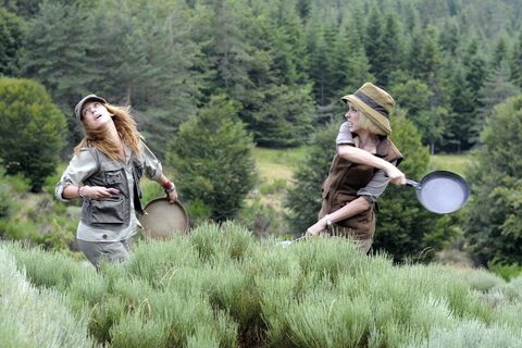 Pascale Arbillot as Lucie with the Hamilton Ardmore in Les Meilleurs Amis du monde (2010)