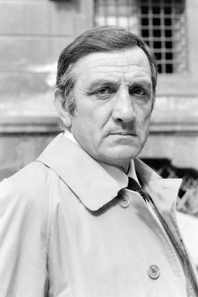 File:Lino Ventura portrait.jpg