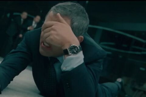Rowan Atkinson as Johnny English with the Ulysse Nardin Maxi Marine Chronometer in Johnny English Reborn (2011)