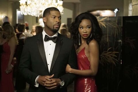 Robert Christopher Riley as Michael Culhane with the Breitling Chronomat in Dynasty (2018)