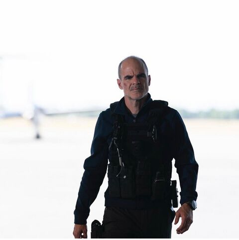 Michael Kelly as Mike November with the Vortic Military Edition in Jack Ryan (2018)