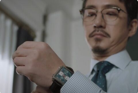 Jung Joon-ho as Kang Joon-sang with the TAG Heuer Monaco in SKY Castle (2018)