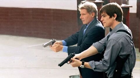 Josh Hartnett as K.C. Calden with the Panerai Luminor Marina in Hollywood Homicide (2003)