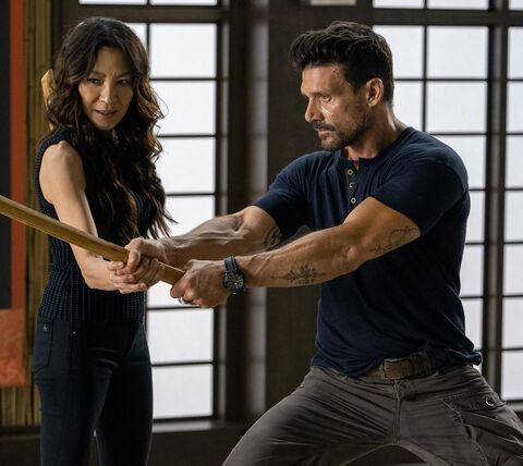 Frank Grillo as Roy Pulver with the Luminox 4221 in Boss Level (2020)