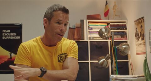 Guy Pearce as Trevor with the TAG Heuer Grand Carrera Calibre 17 RS2 in Results (2015)