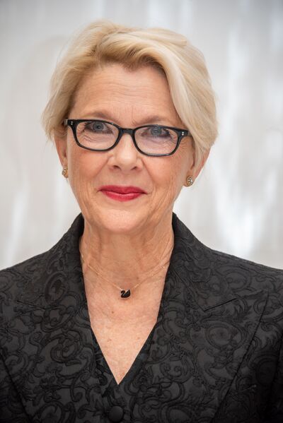 File:Annette Bening portrait.jpg