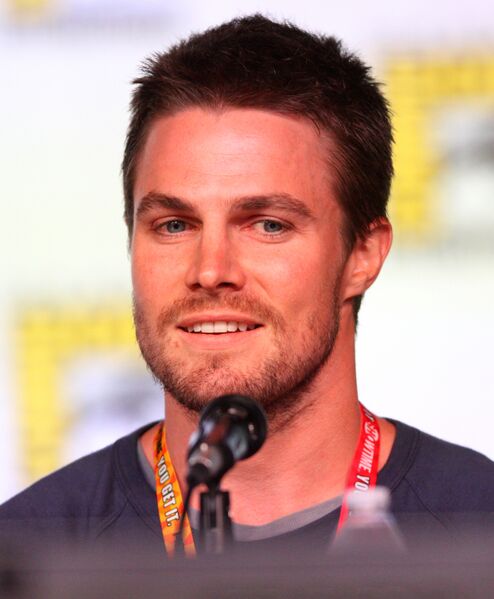 File:Stephen Amell.jpg