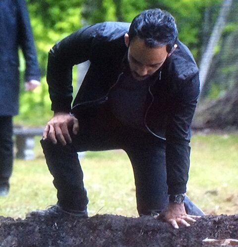 Omid Abtahi as Amani Golkar with the Kenneth Cole Reaction KC1405 in Damien (2016)