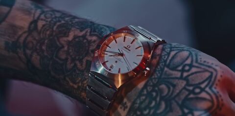 Zayn as Himself with the Omega Constellation 39 mm Sedna Gold in Vibez (2021)