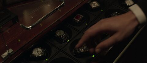 The wearer with the Jaeger-LeCoultre Grande Reverso Ultra Thin 1931 Rouge Q278856J in Doctor Strange (2016)