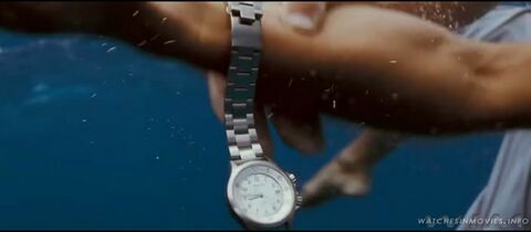 Paul Walker as Jared Cole with the Hamilton Khaki Navy GMT in Into the Blue (2005)
