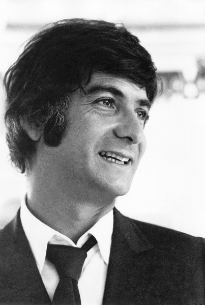File:Jean-Claude Brialy portrait.png