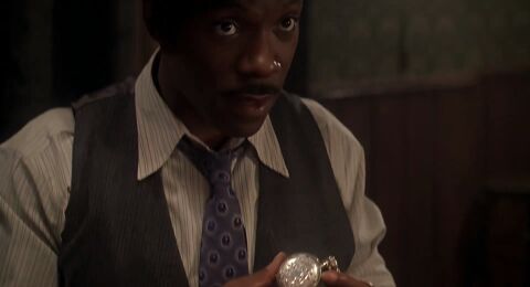Eddie Murphy as Rayford "Ray" Gibson with the Hamilton pocket watch in Life (1999)