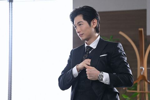 Dean Fujioka as Ryoma Kamiki with the IWC Ingenieur Jumbo 3303 in The Honest Realtor (2022)