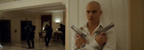 Timothy Olyphant as Agent 47 with the Rolex Submariner in Hitman (2007)