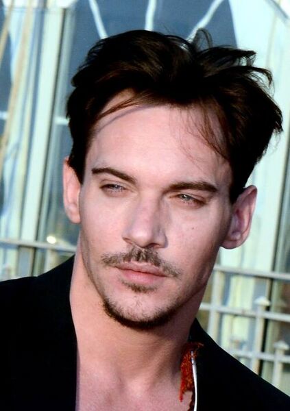 File:Jonathan Rhys Meyers portrait.jpg