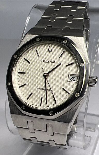 File:Bulova 4420101.jpg