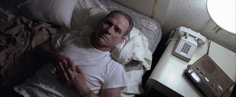 Tommy Lee Jones as Hank Deerfield with the Hamilton Khaki Field Mechanical in In the Valley of Elah (2007)