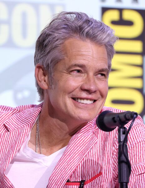 File:Timothy Olyphant portrait crop.jpg