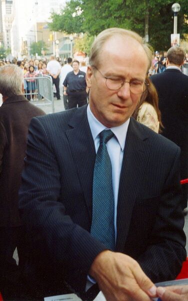 File:William Hurt portrait crop.jpg