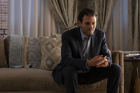 Arian Moayed as Todd Spodek with the Rolex Oysterdate in Inventing Anna (2022)