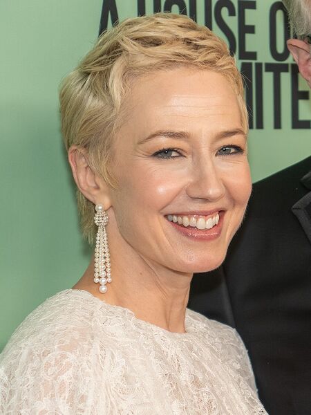 File:Carrie Coon portrait crop.jpg