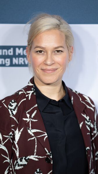 File:Franka Potente portrait.jpg