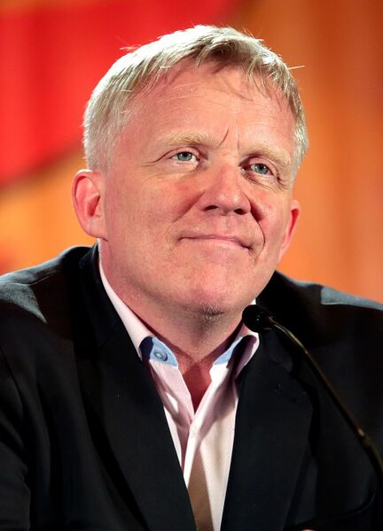File:Anthony Michael Hall.jpg