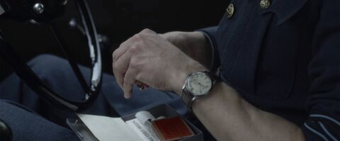 Brad Pitt as Max Vatan with the 6W/16 chronograph in Allied (2016)