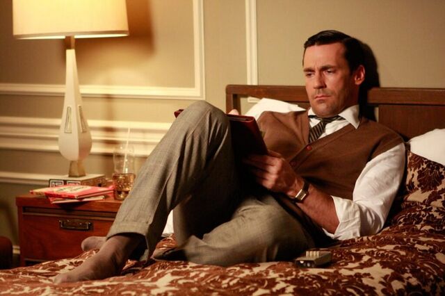 Jon Hammas Don Draper with the Jaeger-LeCoultre Reverso Classique in Mad Men (2007)