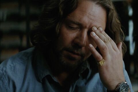 Russell Crowe as Cal McAffrey with the Omega Speedmaster Professional in State of Play (2009)