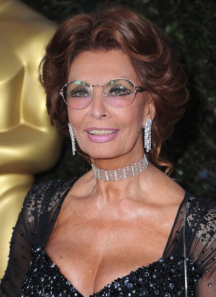 File:Sophia Loren portrait.jpg