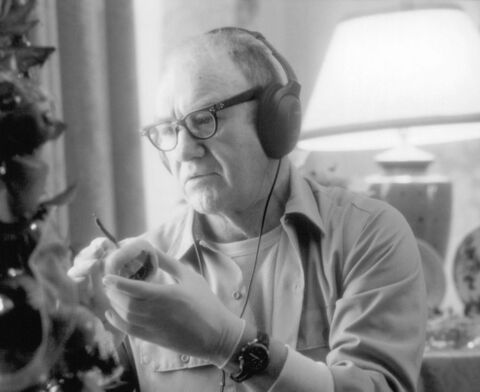 Gene Hackman as Brill with the Omega Speedmaster (unidentified model) in Enemy of the State (1998)