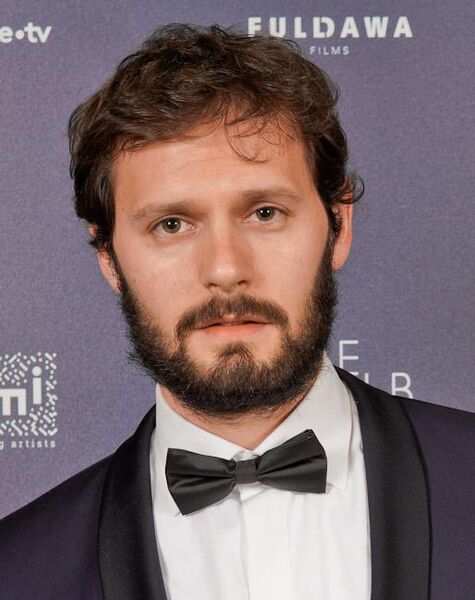File:Hugo Becker portrait.jpg