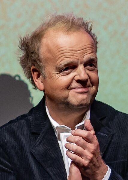 File:Toby Jones.jpg