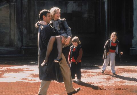 Michelle Pfeiffer as Melanie Parker with the Hamilton Benton in One Fine Day (1996)