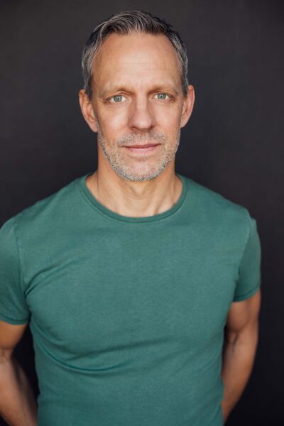 File:Trevor White portrait.jpg
