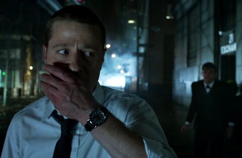 Ben McKenzie as James Gordon with the Timex Weekender in Gotham (2014)
