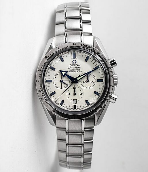 File:Omega Speedmaster Broad Arrow 3551.20.jpg