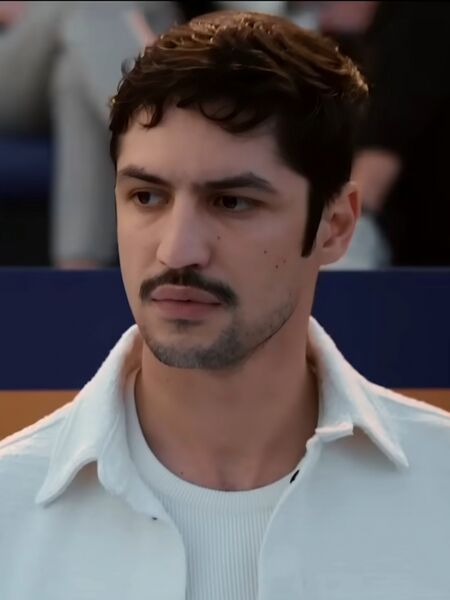File:Gabriel Leone.jpg