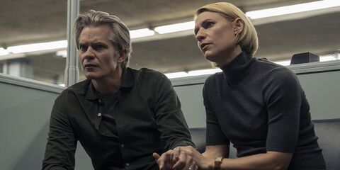 Claire Danes as Sam Browne with the Cartier Tank in Full Circle (2023)
