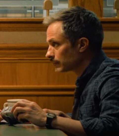 Gael García Bernal as Dave Delgado with the Casio F91WM-3A in Holland (2025)