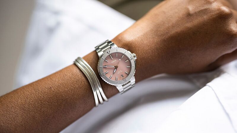 File:Oris Aquis Date.jpg
