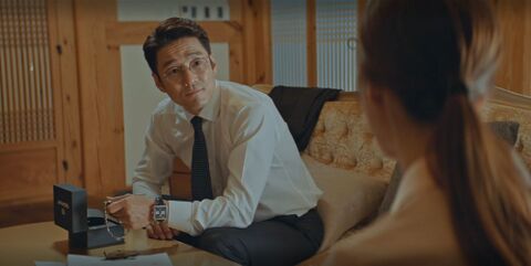 Ji Jin-hee as Park Moo-jin with the TAG Heuer Monaco in Designated Survivor: 60 Days (2019)
