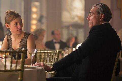 Daniel Day-Lewis as Reynolds Woodcock with the J.W. Benson dress watch in Phantom Thread (2017)