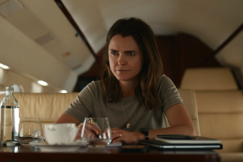 Keri Russell as Kate Wyler with the Black small watch in The Diplomat (2023)