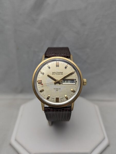 File:Waltham Self-Winding watch.jpg