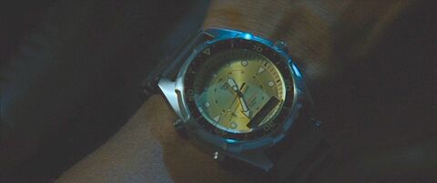 Denzel Washington as Chief Matt Whitlock with the Casio Marine Gear AMW320D-9EV in Out of Time (2003)